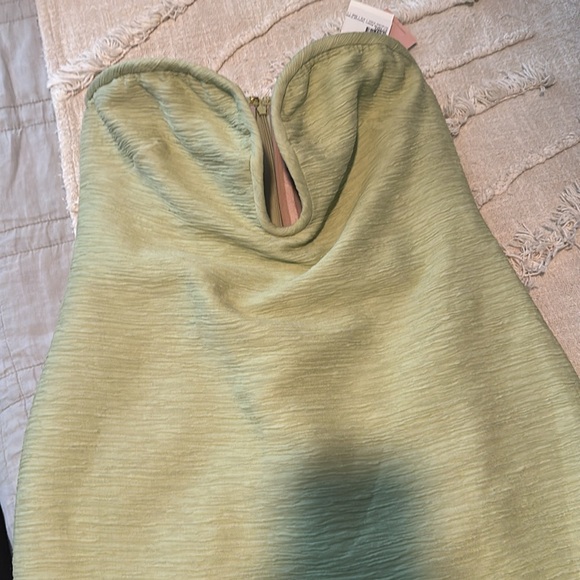 NWT ALEXIS ROMANI SAGE DRESS LARGE SOLD OUT - Picture 4 of 7